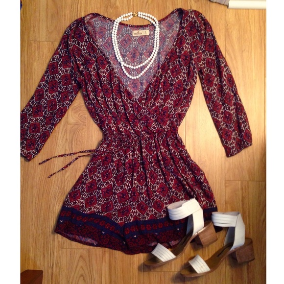 Hollister Pants - SOLD Hollister Cute Vintage Floral Pattern Romper